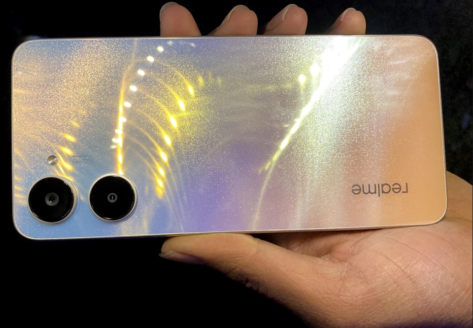 třpyt a lesk Realme